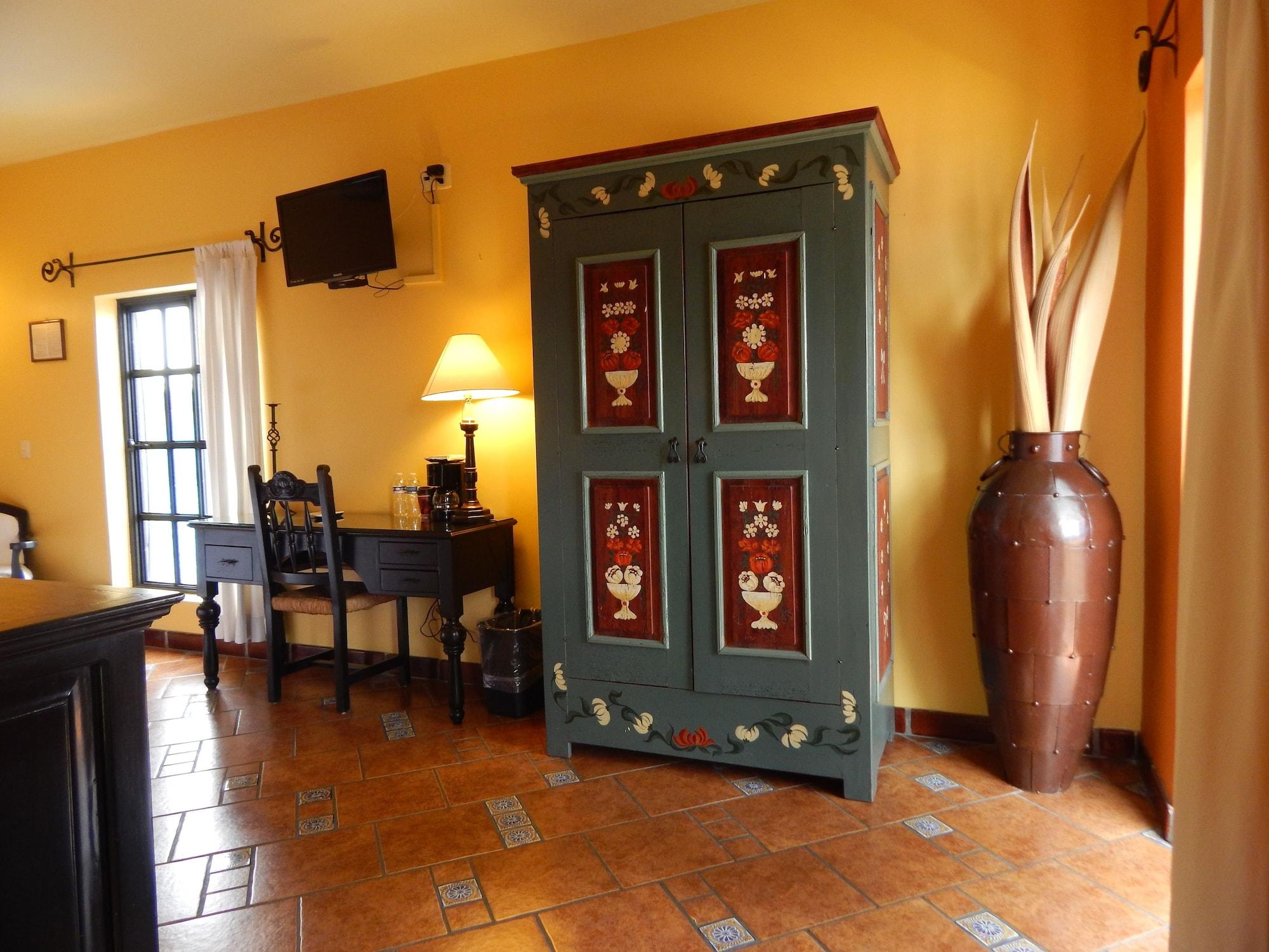 La Villa Del Ensueno Boutique Hotel Tlaquepaque Exterior photo