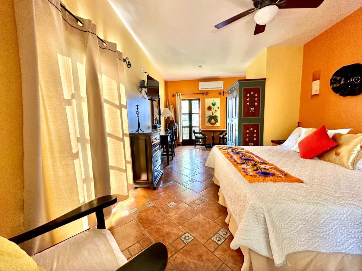 La Villa Del Ensueno Boutique Hotel Tlaquepaque Exterior photo