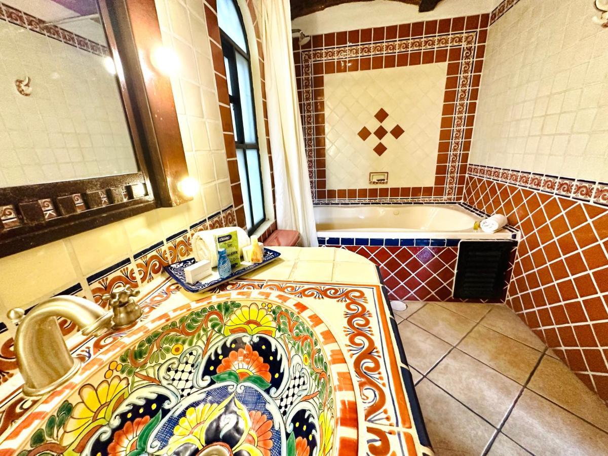 La Villa Del Ensueno Boutique Hotel Tlaquepaque Exterior photo